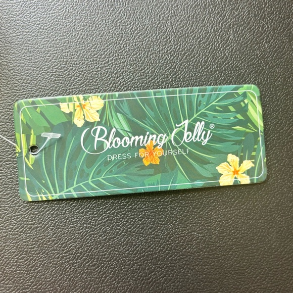 Womens Blooming Jelly Green Cutout One-Piece Swimsuit Women’s Size Medium - Picture 4 of 6